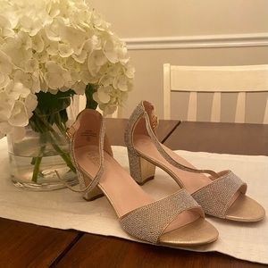 BRAND NEW, never worn before De Blossom Heels- perfect for a wedding!